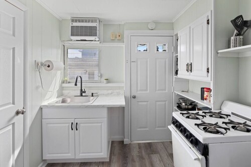 Cozy Private apt blocks from Beach/Boardwalk 4