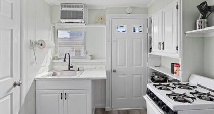 Cozy Private apt blocks from Beach/Boardwalk 4