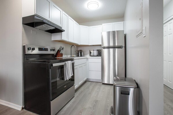 Kühlschrank, Esstisch