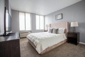 2 bedrooms, desk, iron/ironing board, WiFi