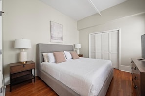 1 bedroom, desk, iron/ironing board, WiFi