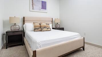 1 bedroom, desk, iron/ironing board, WiFi