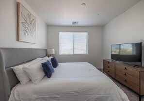 1 bedroom, desk, iron/ironing board, WiFi
