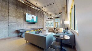 Interior - Landing | Spectacular 2BD, Clubhouse (Denver)