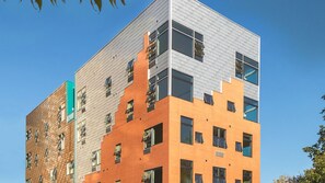 Exterior - Landing | Spectacular 2BD, Clubhouse (Denver)