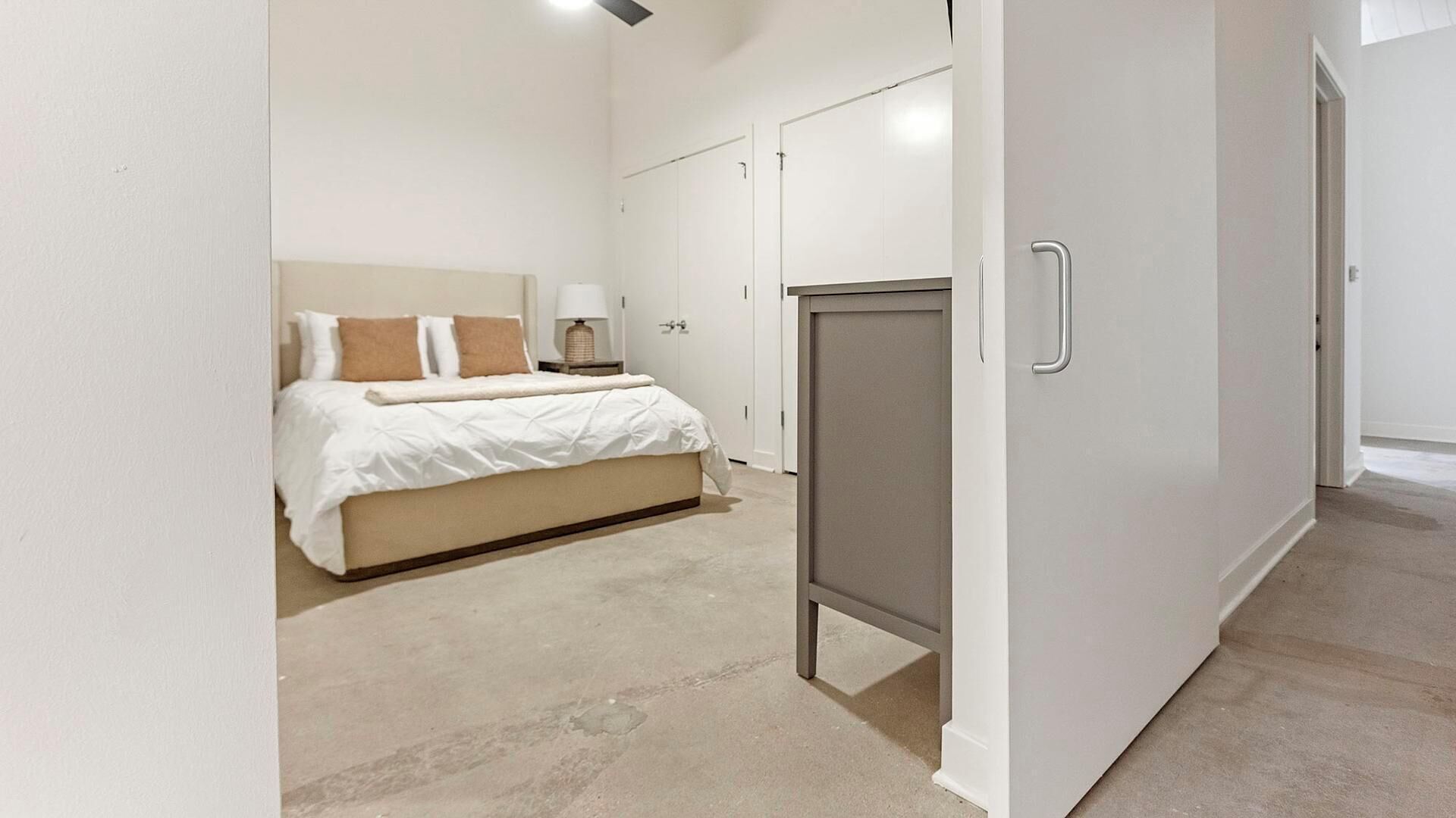 1 間睡房、書桌、熨斗/熨衫板、Wi-Fi