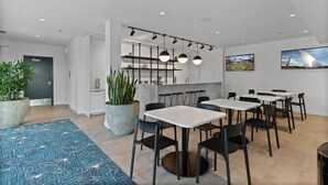 Dining - Landing | Stunning 1BD, Courtyard, Gym (St. Louis)
