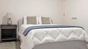 1 bedroom, desk, iron/ironing board, WiFi
