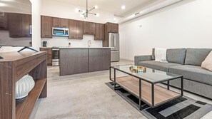 Smart TV - Landing | Beautiful 1BD, Pool, Rooftop Lounge (St. Louis)