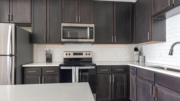 Refrigerador y comedor 