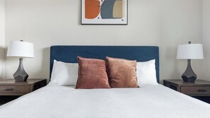 1 bedroom, desk, iron/ironing board, WiFi - Landing | Beautiful 1BD, Gym, Yoga Studio (Palmetto)