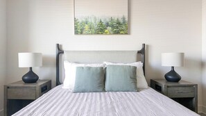 2 slaapkamers, een bureau, een strijkplank/strijkijzer, wifi