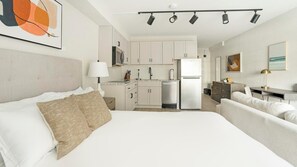 Desk, iron/ironing board, WiFi, bed sheets