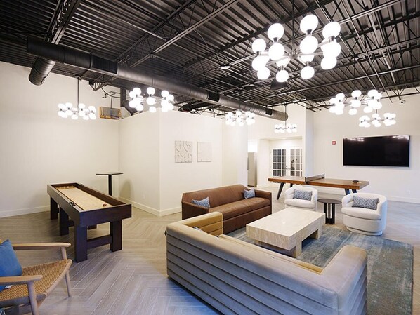 Smart TV - Landing | Spectacular Studio, Pool, Gym (Raleigh)