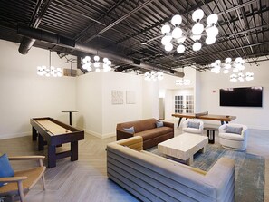 Smart TV - Landing | Beautiful Studio, Gym, Pool (Raleigh)