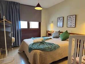 3 bedrooms, iron/ironing board, travel crib, WiFi