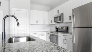 Kühlschrank, Esstisch