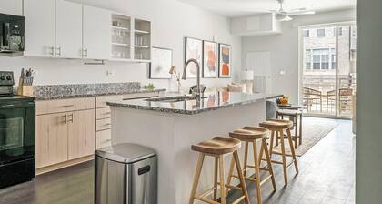 Landing | Chic 1BD, Game Room, Pool