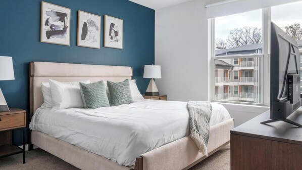 1 bedroom, desk, iron/ironing board, WiFi