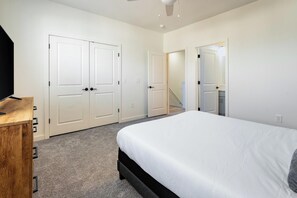 3 عدّة غرف نوم ومكتب ومكواة/لوح كي وواي فاي