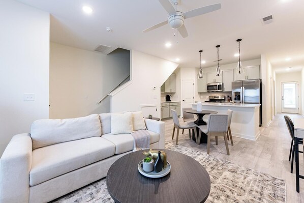 Smart TV - Landing | Chic 3BD, Clubhouse, Pool (Leland)