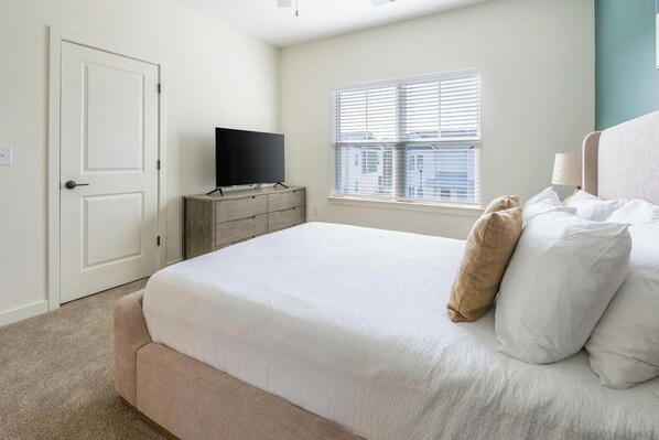 3 bedrooms, desk, iron/ironing board, WiFi