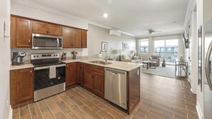 Kühlschrank, Esstisch