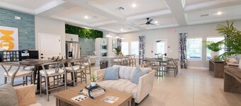 Landing | Stunning 2BD, Pool, Gym