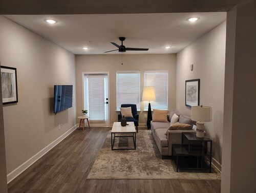 Landing | Incredible 2BD, Gym, Pool