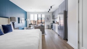 Desk, iron/ironing board, WiFi, bed sheets