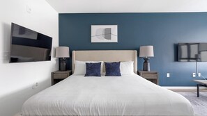 Bureau, fer et planche Ă repasser, Wi-Fi, literie fournie