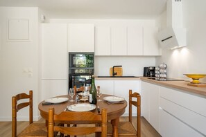 Kühlschrank, Ofen, Geschirrspüler, Toaster