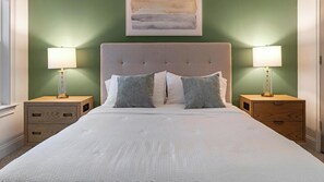 2 bedrooms, desk, iron/ironing board, WiFi