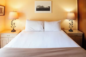 3 chambres, fer et planche à repasser, Wi-Fi, draps fournis