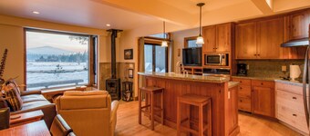 Black Butte Ranch Country House 065