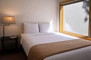 5 habitaciones, tabla de planchar con plancha, wifi y ropa de cama 