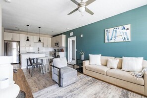 Smart TV - Landing | Spectacular 2BD, Clubhouse, Yoga Studio (Florence)