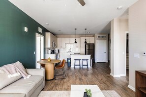Smart TV - Landing | Stylish 2BD, Clubhouse, Gym (Florence)