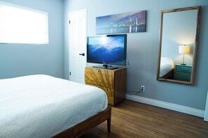 3 bedrooms, desk, iron/ironing board, WiFi