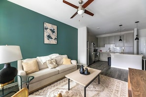 Smart TV - Landing at Tapestry Ridge - 1 Bedroom in Covington (Fort Wright)