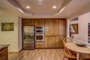 Dining - Black Butte Ranch Golf Home 138 (Black Butte Ranch)