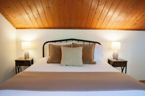 3 bedrooms, iron/ironing board, WiFi, bed sheets - Black Butte Ranch Golf Home 299 (Black Butte Ranch)