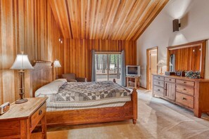 3 chambres, fer et planche à repasser, Wi-Fi, draps fournis