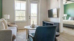 1 bedroom, desk, iron/ironing board, WiFi