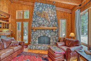 Télévision, cheminée