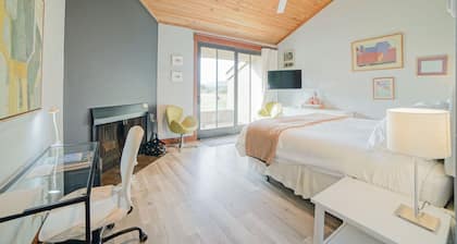 Black Butte Ranch Lodge Room 005