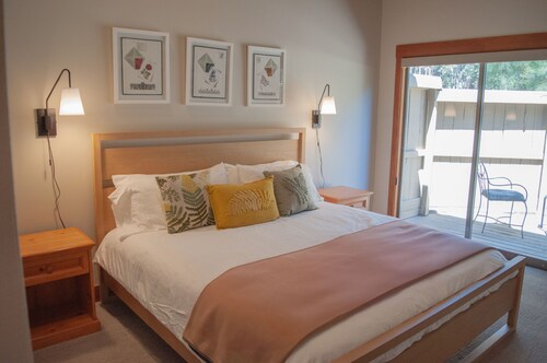 Black Butte Ranch Lodge Room 016