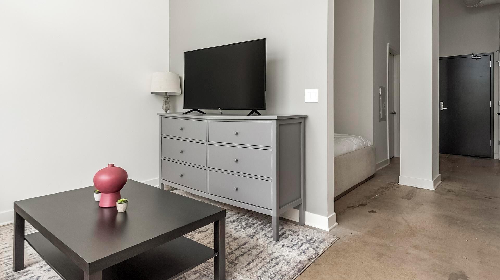 Bureau, fer et planche à repasser, Wi-Fi, draps fournis