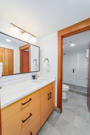 Hair dryer, towels