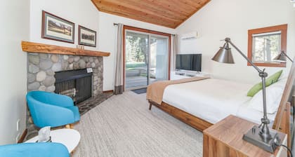 Black Butte Ranch Lodge Room 018